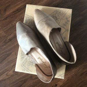 NWT Free People Royale Flat in Grey Sz 8